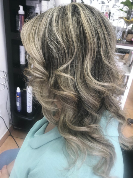 poelo teñido y ondulado