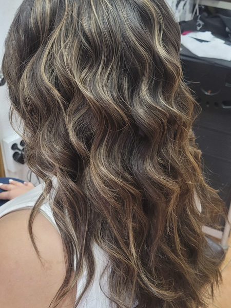pelo largo ondulado en ondas suaves
